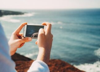 Smartfon z klapką Smartfon z klapką