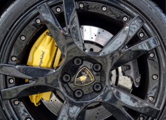 Czym się różnią hamulce ceramiczne od zwykłych?